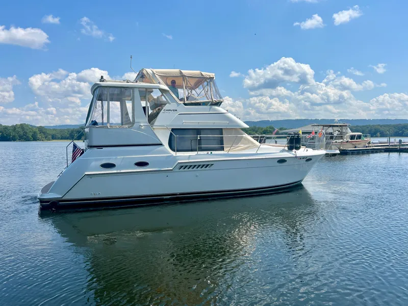 Slide: The Image of Carver Yachts 356 Motor Yacht 2000 - 1