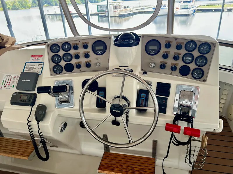 Slide: The Image of Carver Yachts 356 Motor Yacht 2000 - 19