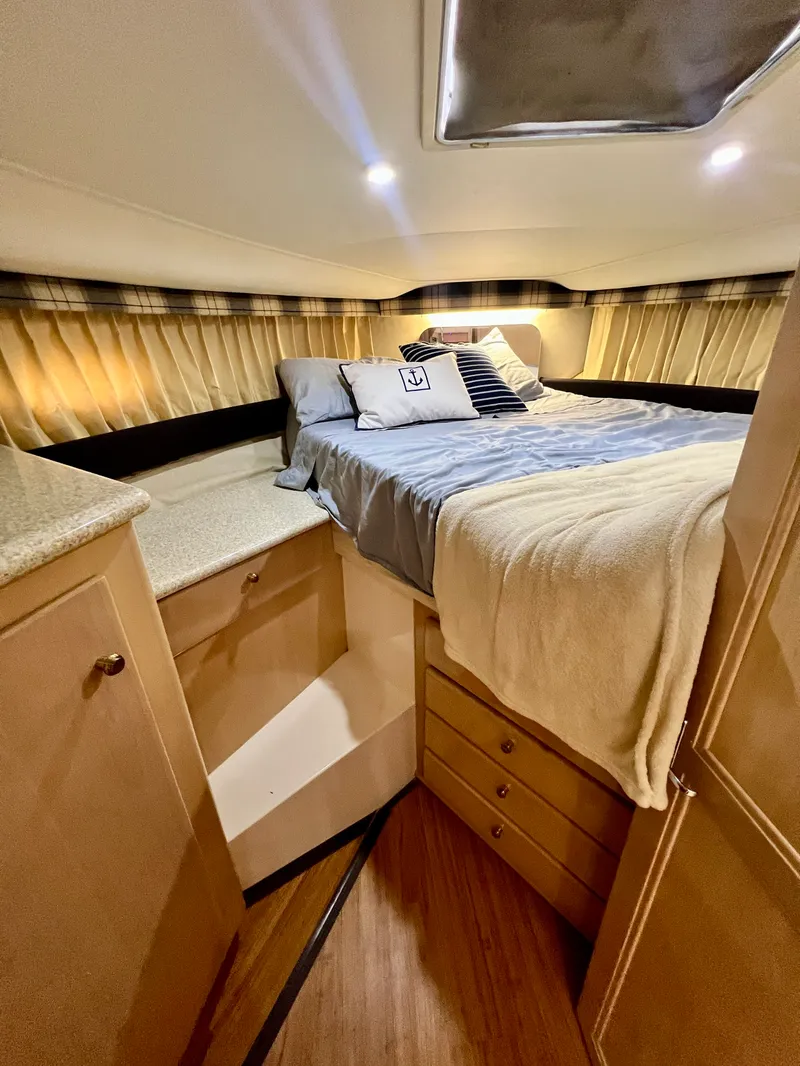 Slide: The Image of Carver Yachts 356 Motor Yacht 2000 - 12