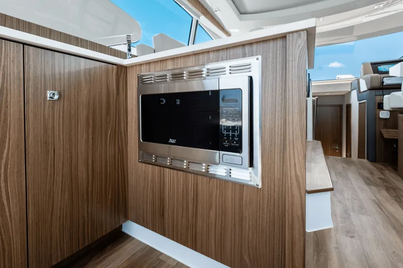 Slide: The Image of Cruisers Yachts 46 Cantius 2025 - 45