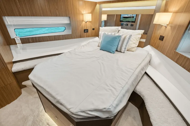 Slide: The Image of Cruisers Yachts 46 Cantius 2025 - 78