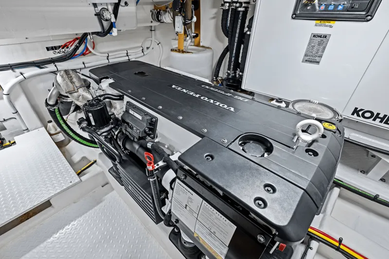 Slide: The Image of Cruisers Yachts 46 Cantius 2025 - 96