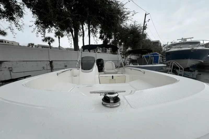 Slide: The Image of Boston Whaler 160 Super Sport 2025 - 13