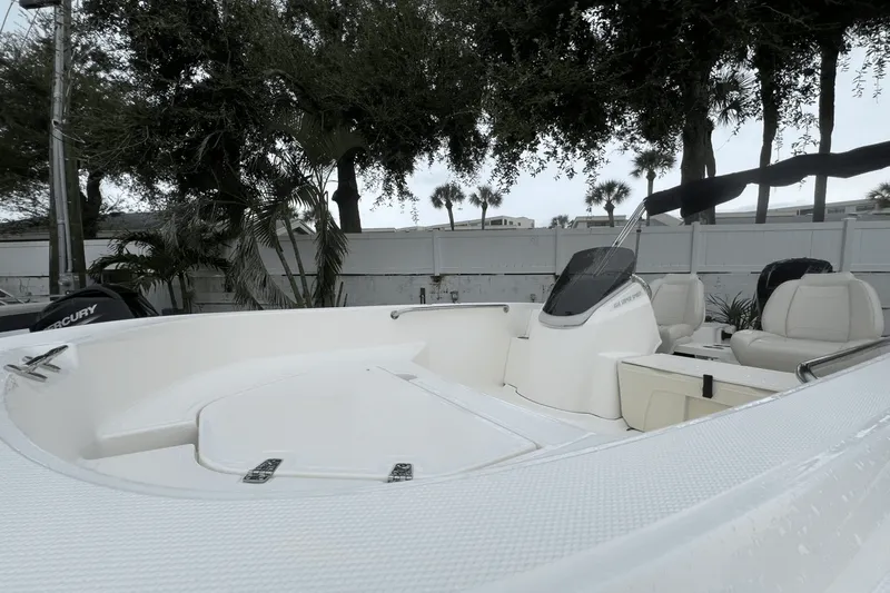 Slide: The Image of Boston Whaler 160 Super Sport 2025 - 14