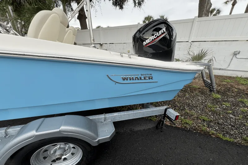Slide: The Image of Boston Whaler 160 Super Sport 2025 - 2