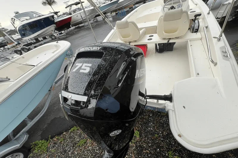 Slide: The Image of Boston Whaler 160 Super Sport 2025 - 5