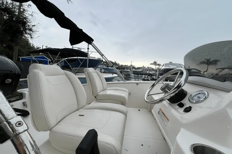 Slide: The Image of Boston Whaler 160 Super Sport 2025 - 8