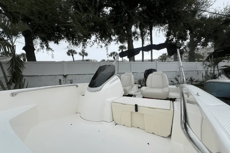 Slide: The Image of Boston Whaler 160 Super Sport 2025 - 9