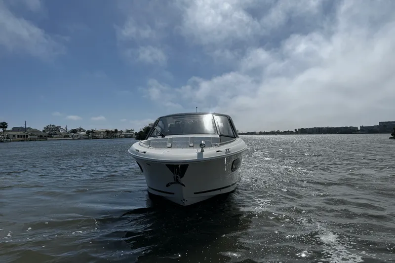 Slide: The Image of Sea Ray Sundancer 370 Outboard 2023 - 11