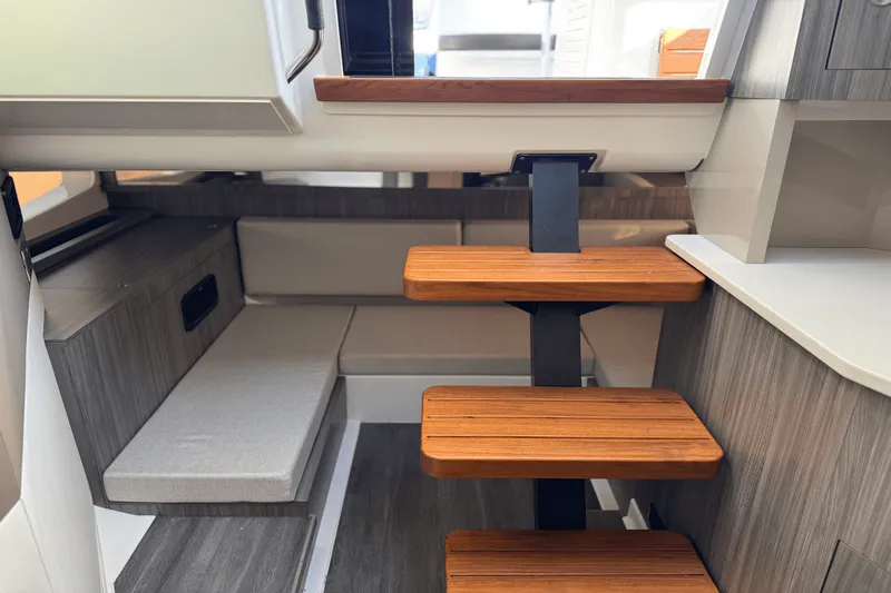 Slide: The Image of Sea Ray Sundancer 370 Outboard 2023 - 26