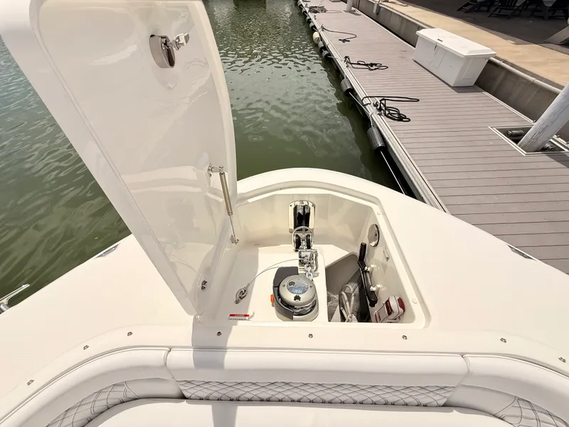 Slide: The Image of Sea Ray Sundancer 370 Outboard 2023 - 66