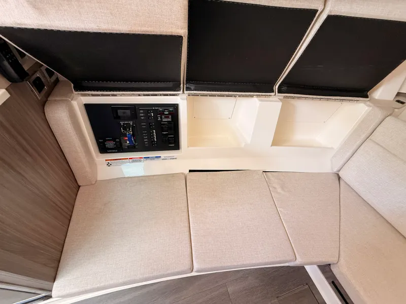 Slide: The Image of Sea Ray Sundancer 370 Outboard 2023 - 70