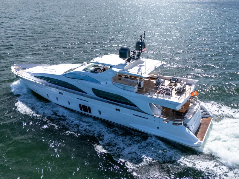 Slide: The Image of Azimut Grande 105 2012 - 24