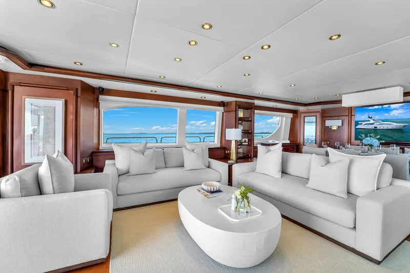 Slide: The Image of Azimut Grande 105 2012 - 48