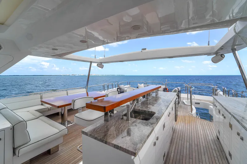 Slide: The Image of Azimut Grande 105 2012 - 116