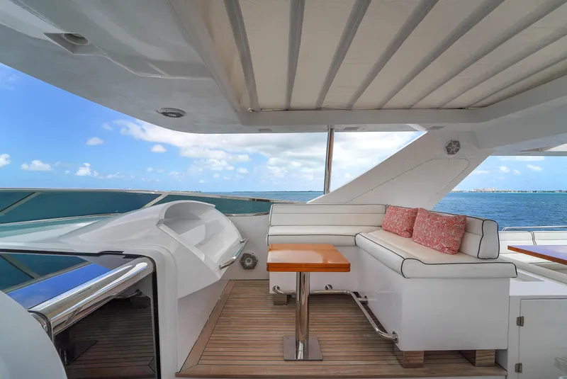 Slide: The Image of Azimut Grande 105 2012 - 122