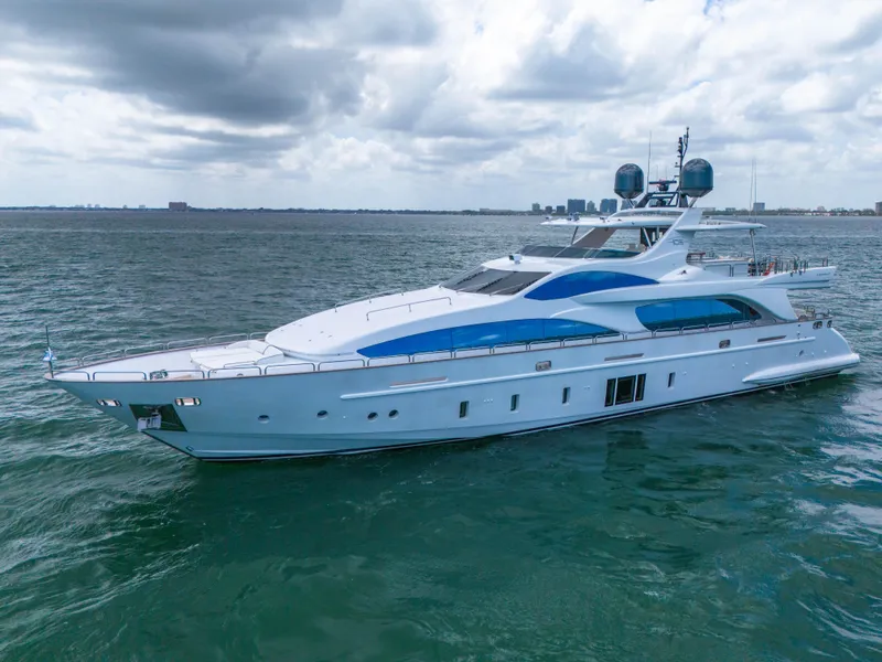 Slide: The Image of Azimut Grande 105 2012 - 32
