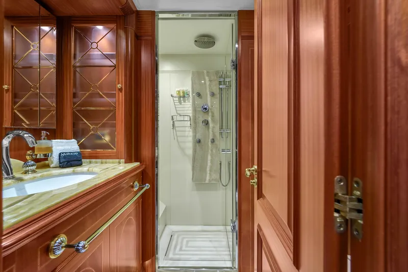 Slide: The Image of Azimut Grande 105 2012 - 94