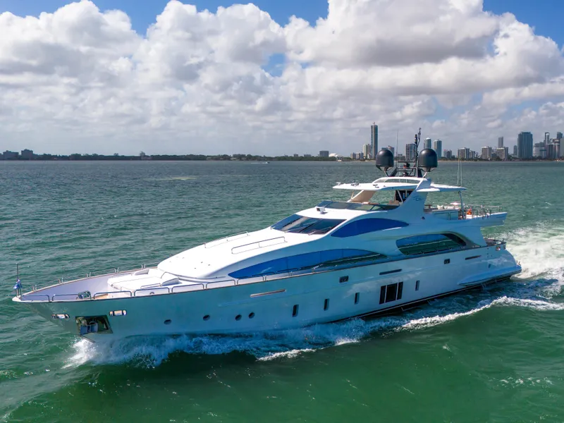 Slide: The Image of Azimut Grande 105 2012 - 22