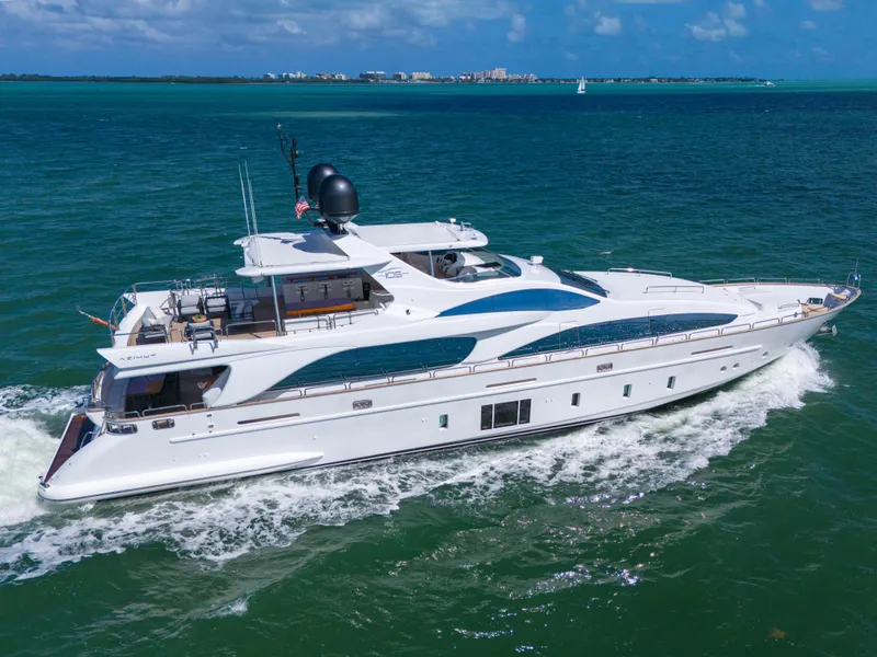 Slide: The Image of Azimut Grande 105 2012 - 26