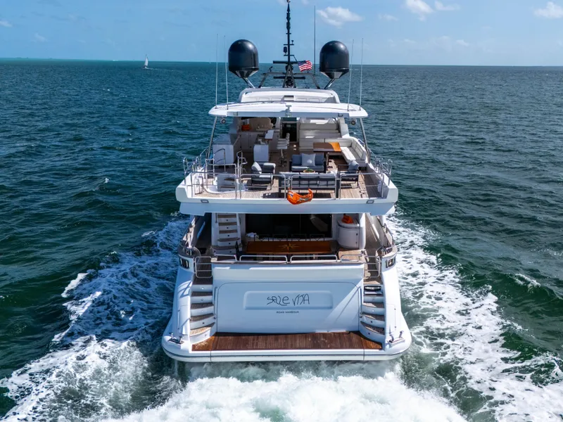 Slide: The Image of Azimut Grande 105 2012 - 25