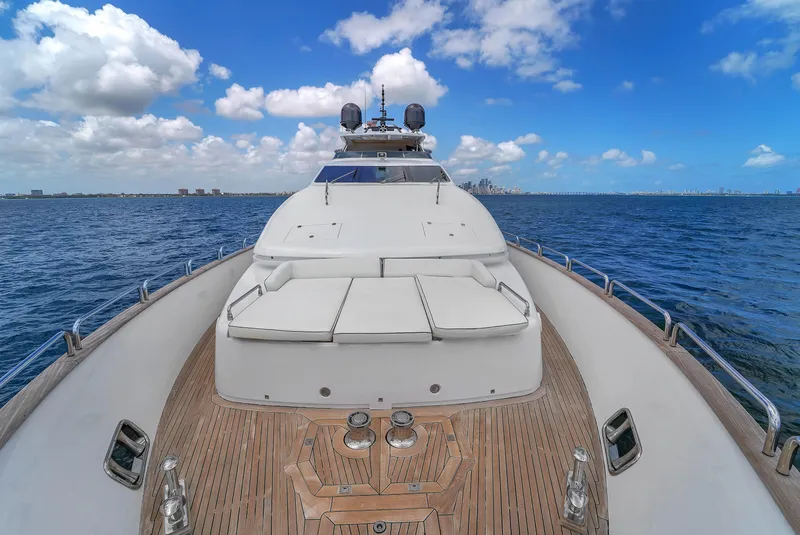 Slide: The Image of Azimut Grande 105 2012 - 127
