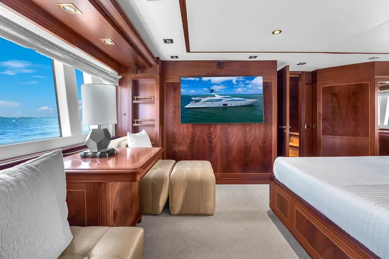 Slide: The Image of Azimut Grande 105 2012 - 89