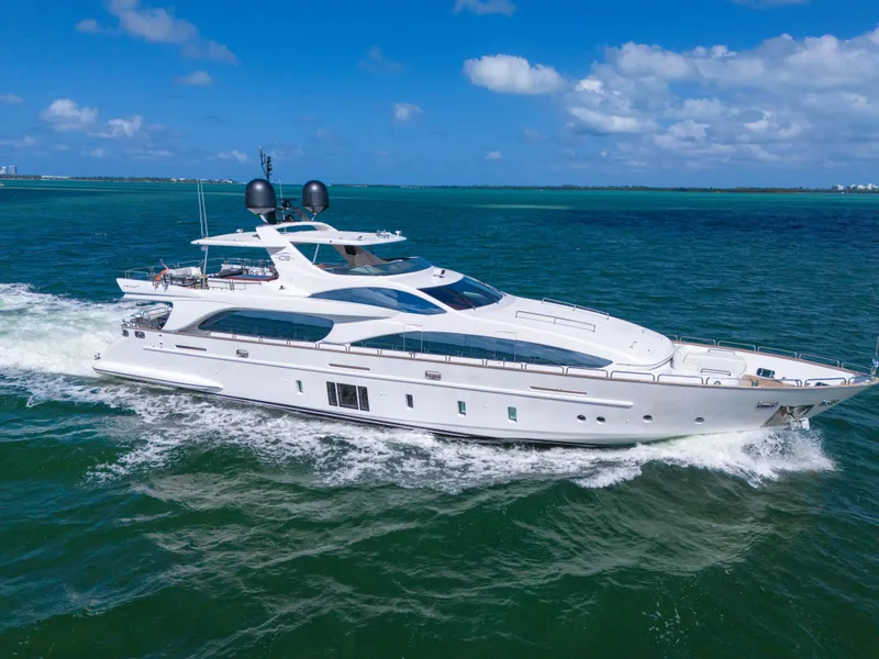 Slide: The Image of Azimut Grande 105 2012 - 28