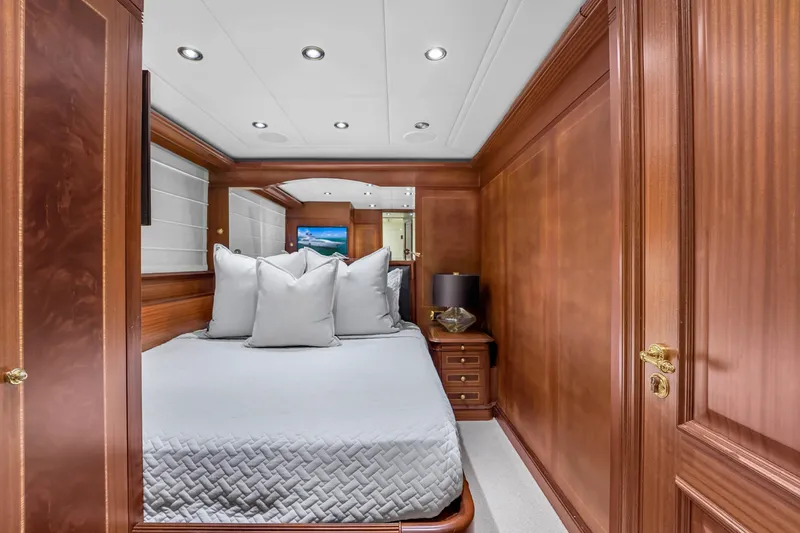 Slide: The Image of Azimut Grande 105 2012 - 96