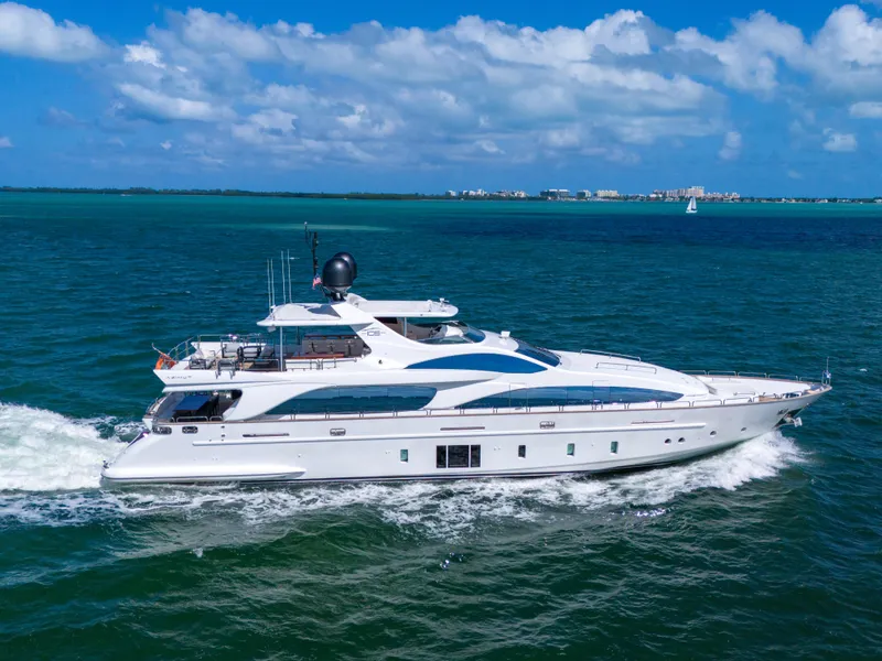 Slide: The Image of Azimut Grande 105 2012 - 27