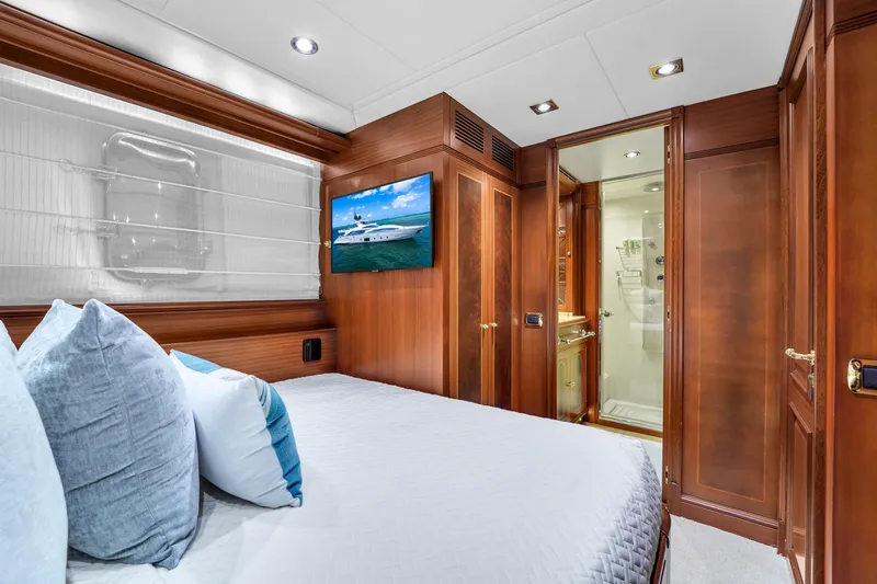 Slide: The Image of Azimut Grande 105 2012 - 92
