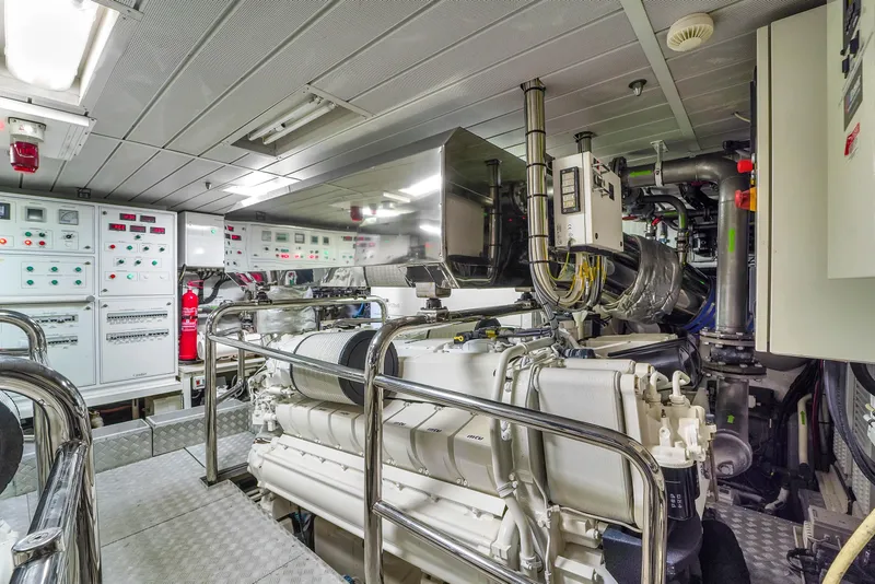Slide: The Image of Azimut Grande 105 2012 - 140
