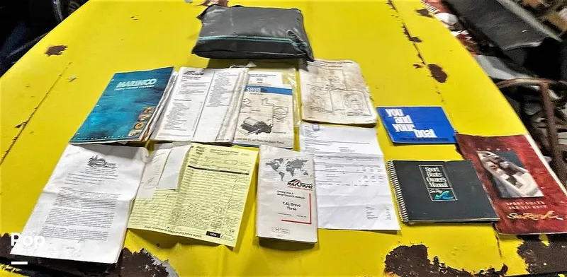 Slide: The Image of Sea Ray 240 Overnighter 1995 - 12040200