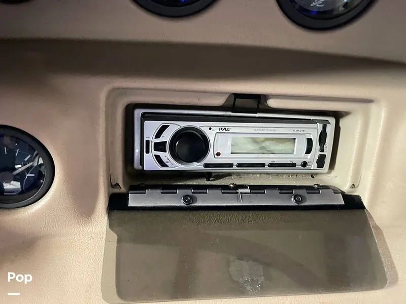 Slide: The Image of Sea Ray 240 Overnighter 1995 - 12040136