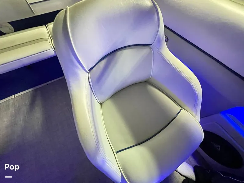 Slide: The Image of Sea Ray 240 Overnighter 1995 - 12040126