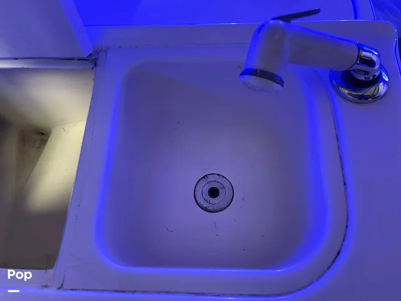 Slide: The Image of Sea Ray 240 Overnighter 1995 - 12040132