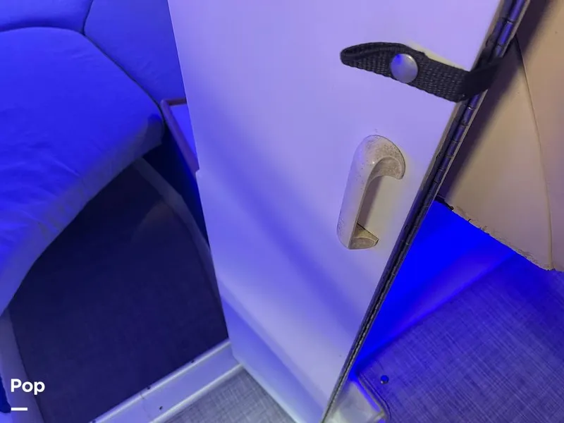 Slide: The Image of Sea Ray 240 Overnighter 1995 - 12040134