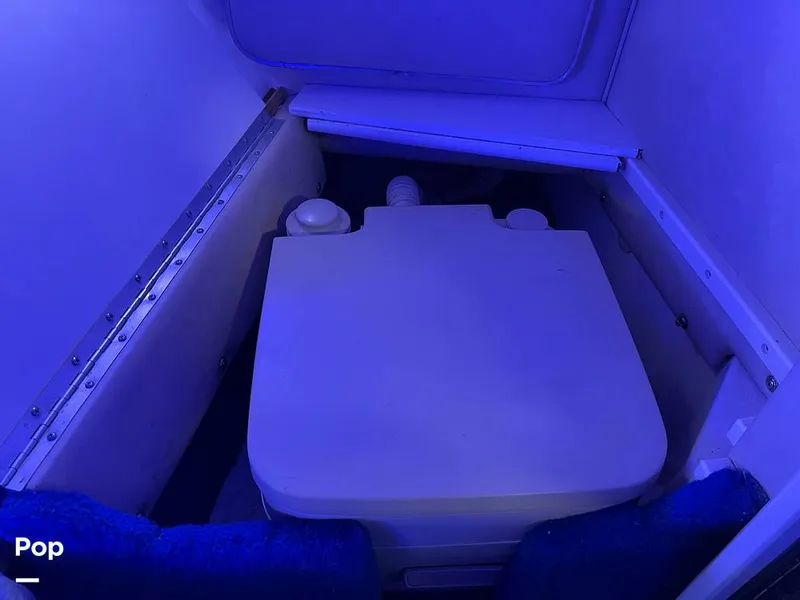 Slide: The Image of Sea Ray 240 Overnighter 1995 - 12040143