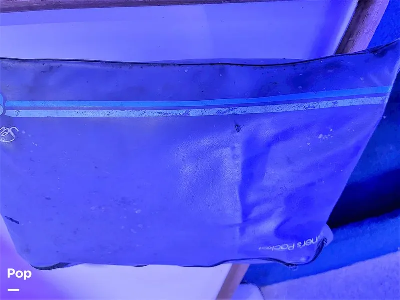 Slide: The Image of Sea Ray 240 Overnighter 1995 - 12040146