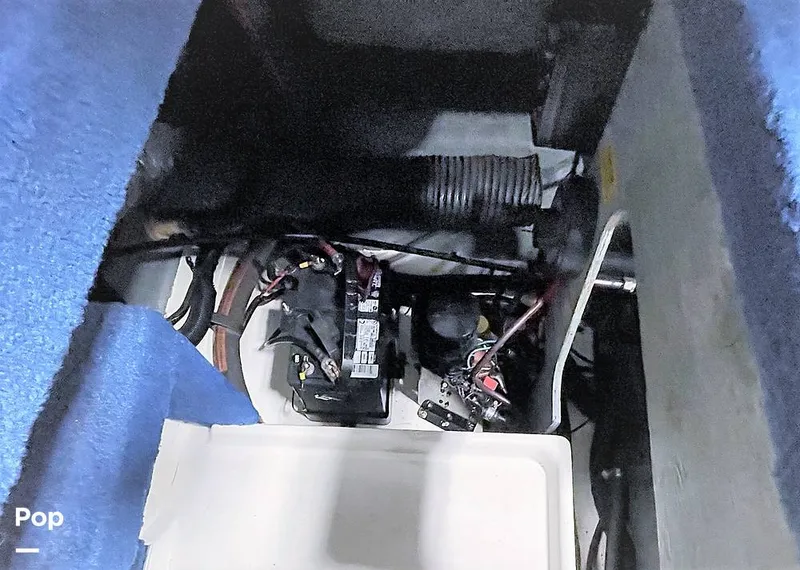 Slide: The Image of Sea Ray 240 Overnighter 1995 - 12040171