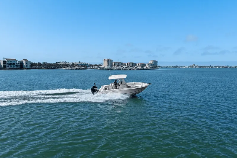 Slide: The Image of Boston Whaler 230 OUTRAGE 2021 - 11