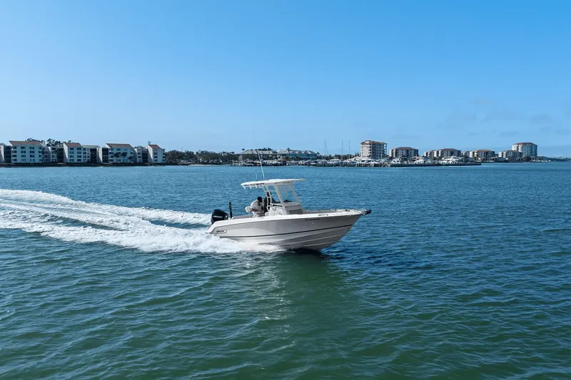 Slide: The Image of Boston Whaler 230 OUTRAGE 2021 - 12