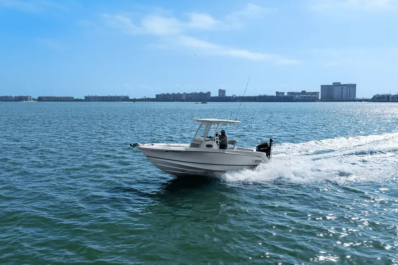 Slide: The Image of Boston Whaler 230 OUTRAGE 2021 - 13