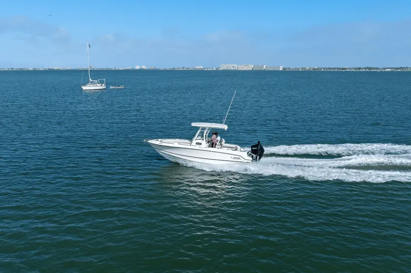 Slide: The Image of Boston Whaler 230 OUTRAGE 2021 - 14