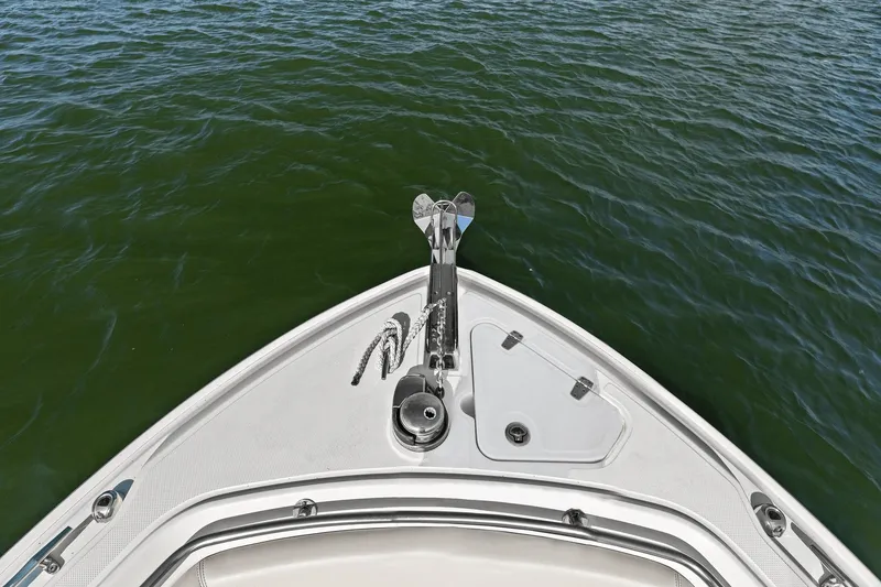 Slide: The Image of Boston Whaler 230 OUTRAGE 2021 - 15