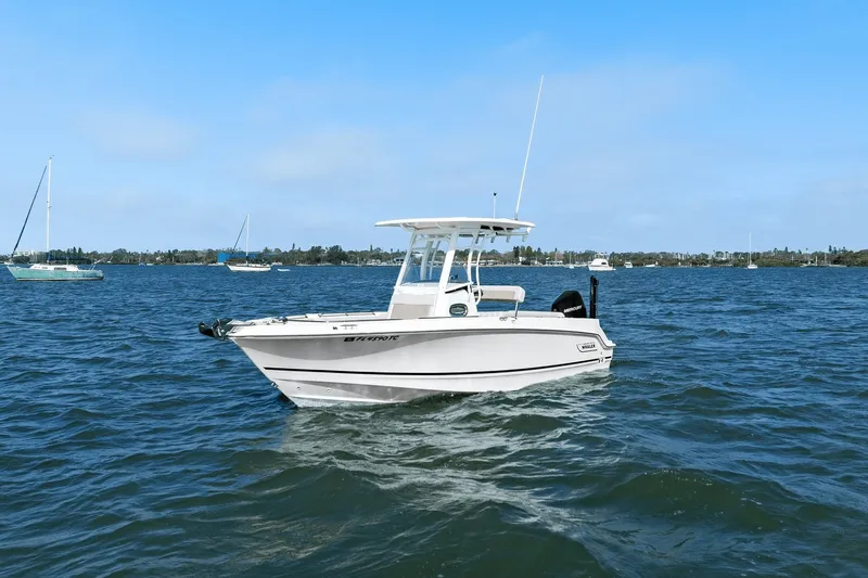 Slide: The Image of Boston Whaler 230 OUTRAGE 2021 - 5