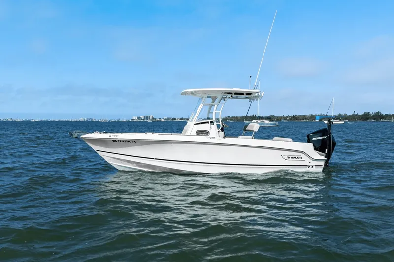 Slide: The Image of Boston Whaler 230 OUTRAGE 2021 - 6