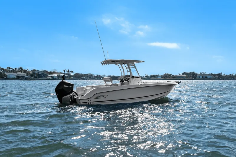 Slide: The Image of Boston Whaler 230 OUTRAGE 2021 - 8