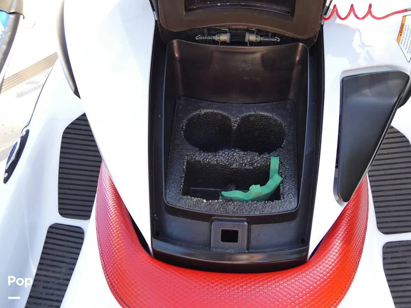 Slide: The Image of Yamaha FZR & FZS 2016 - 12035155