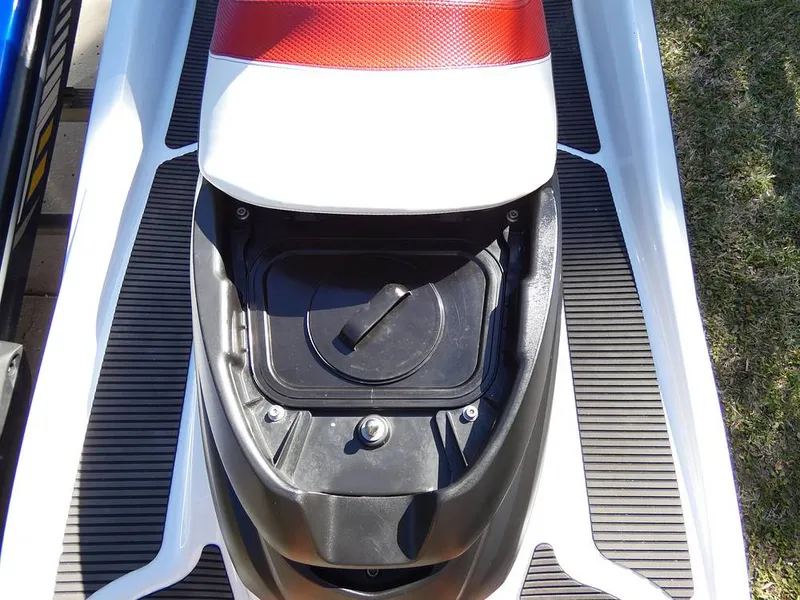 Slide: The Image of Yamaha FZR & FZS 2016 - 12035166